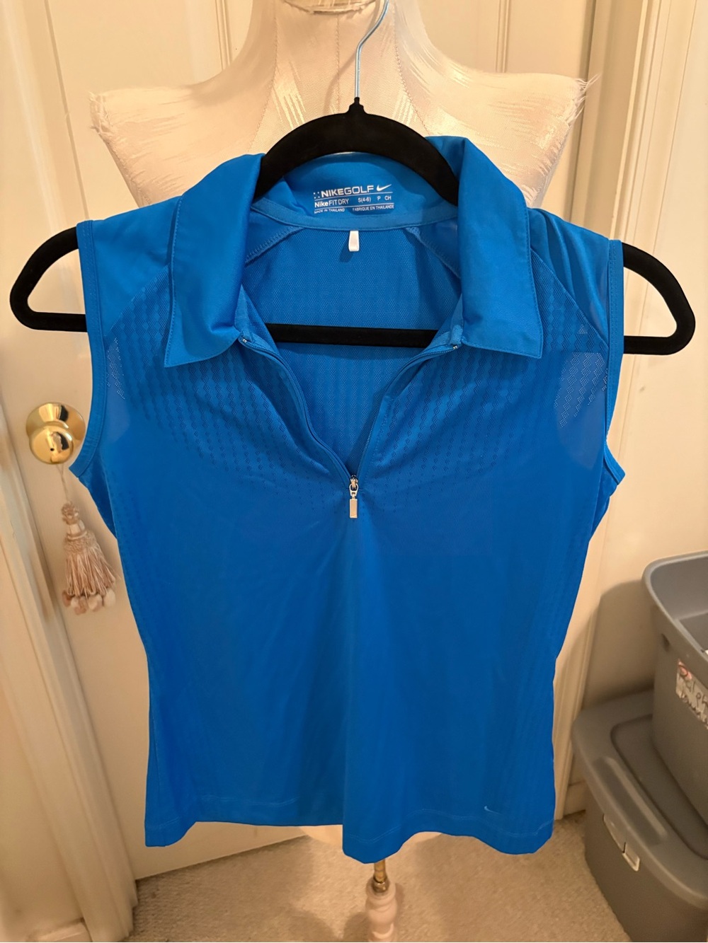 Nike Women’s Sleeveless Zip-Front Golf - Blue size S (4-6)